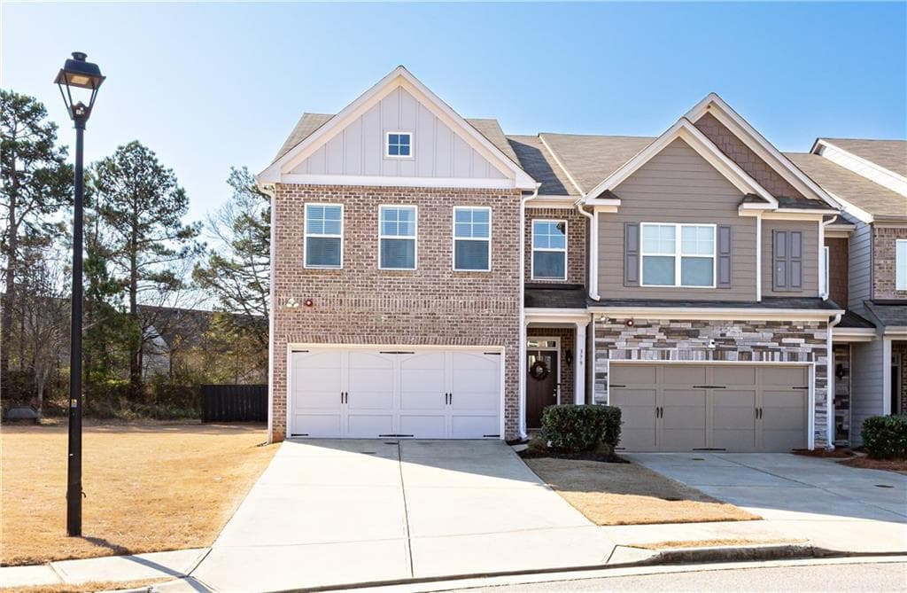 379 Arbor Crowne Drive, Lawrenceville, GA 30045 — most recent listing photo