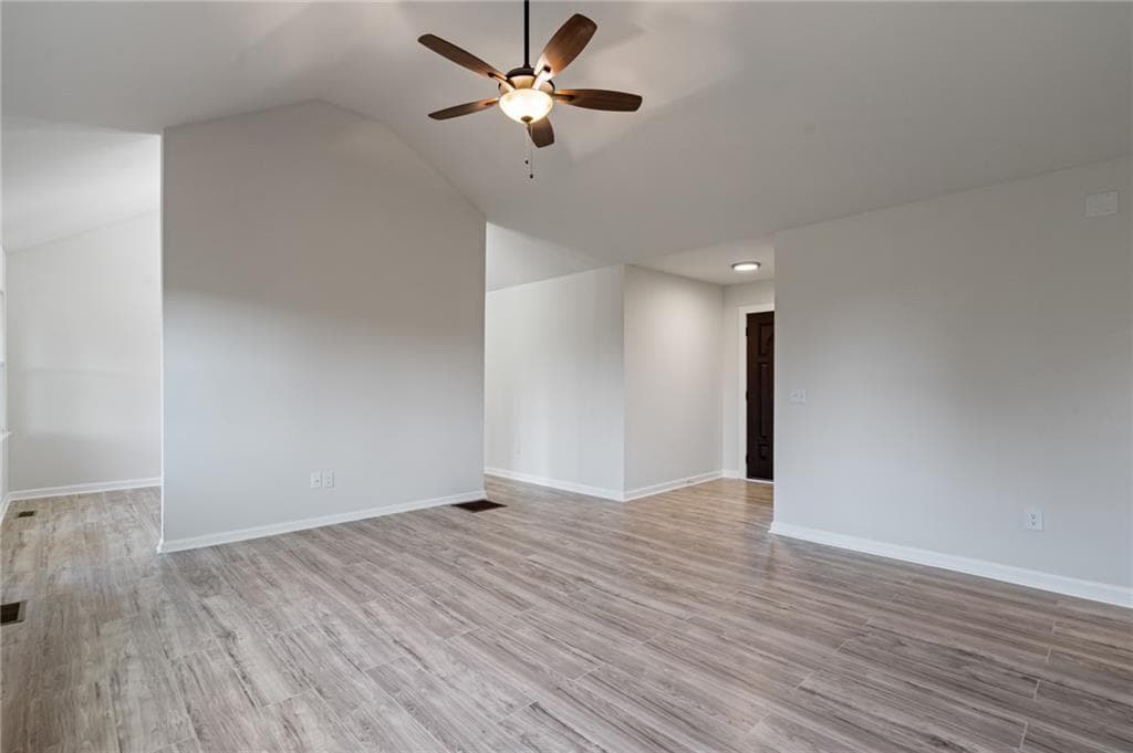 5 bedroom, 3 bathroom, 3,098 sq ft single family residence for sale at 57 Natures Cove Road, Newnan, GA 30263 — photo 7