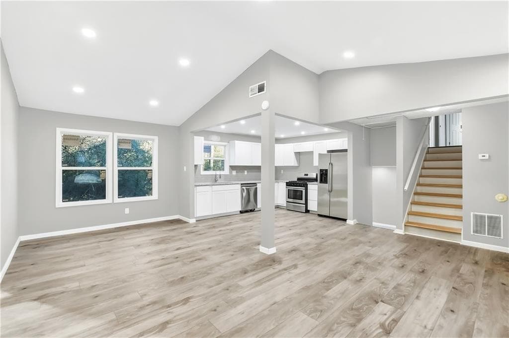 3 bedroom, 3 bathroom, 1,460 sq ft single family residence under contract at 4900 Bayside Court, Stone Mountain, GA 30088 — photo 4