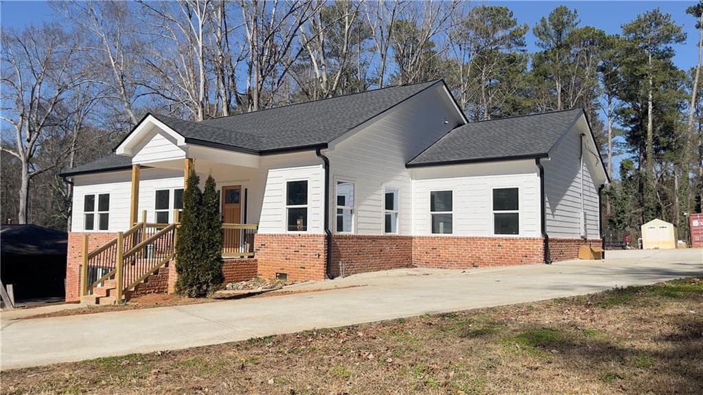 4 bedroom, 4 bathroom, 4,785 sq ft single family residence under contract at 2515 Hogan Road, East Point, GA 30344 — photo 2