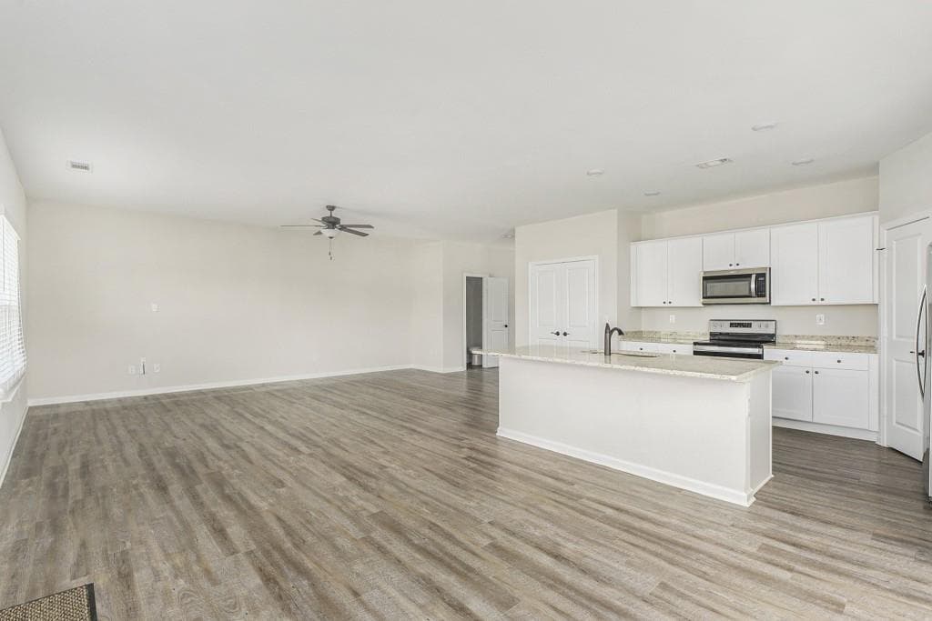 4 bedroom, 3 bathroom, 2,138 sq ft single family residence for rent at 489 Samara Court, South Fulton, GA 30213 for $2,500 a month — photo 4