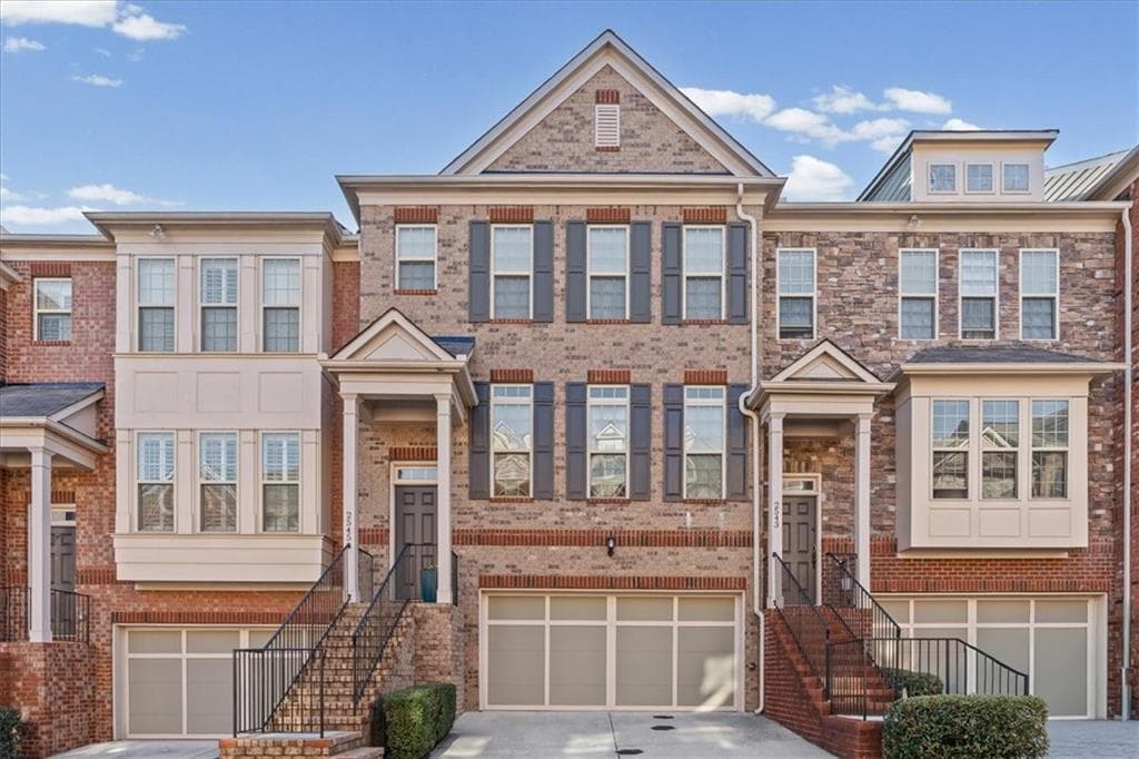 3 bedroom, 4 bathroom, 2,516 sq ft townhouse sold at 2545 Sibley Drive, Atlanta, GA 30324