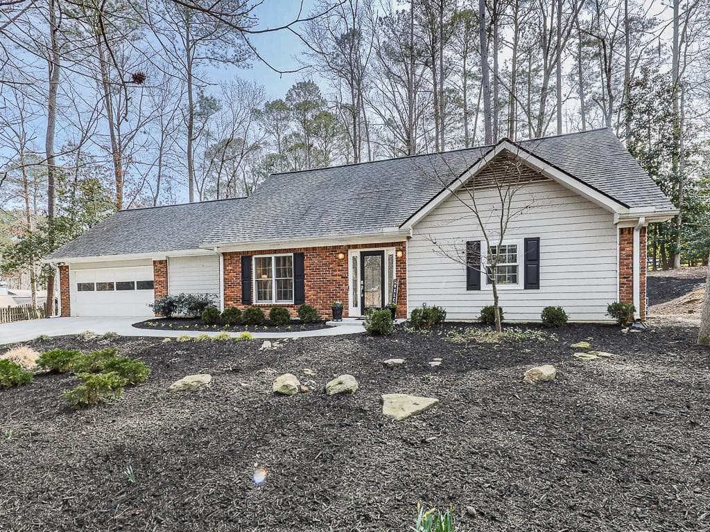 3 bedroom, 3 bathroom, 2,430 sq ft single family residence sold at 4472 Chimney Springs Court, Marietta, GA 30062