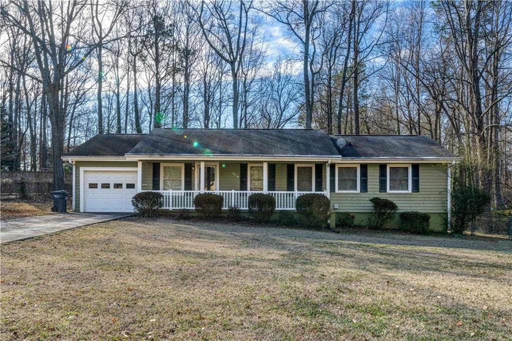 3 bedroom, 2 bathroom, 1,225 sq ft single family residence sold at 1951 Branch View Drive, Marietta, GA 30062