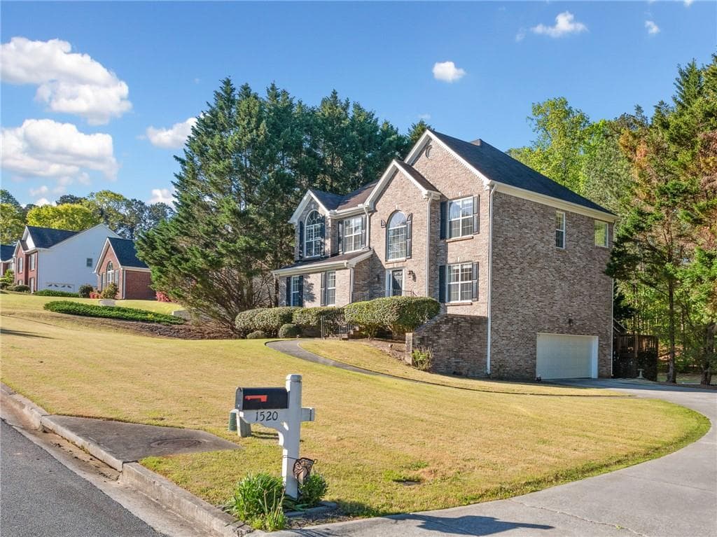 4 bedroom, 3 bathroom, 3,907 sq ft single family residence under contract at 1520 Windsong Park Drive, Dacula, GA 30019 — photo 2