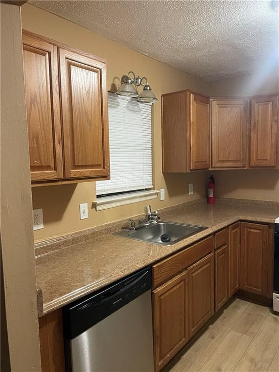 2 bedroom, 2 bathroom, 1,080 sq ft townhouse for sale at 6938 Oakhill Circle, Austell, GA 30168 — photo 2