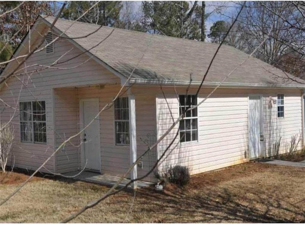 1 bedroom, 1 bathroom single family residence for rent at 3425 Century Drive, Cumming, GA 30041 for $1,500 a month — photo 1 of 9