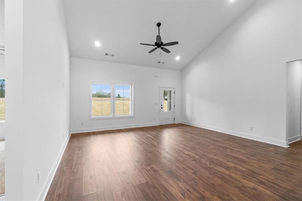 3 bedroom, 3 bathroom, 1,641 sq ft single family residence under contract at 114 Henson Drive, Monroe, GA 30655 — photo 8