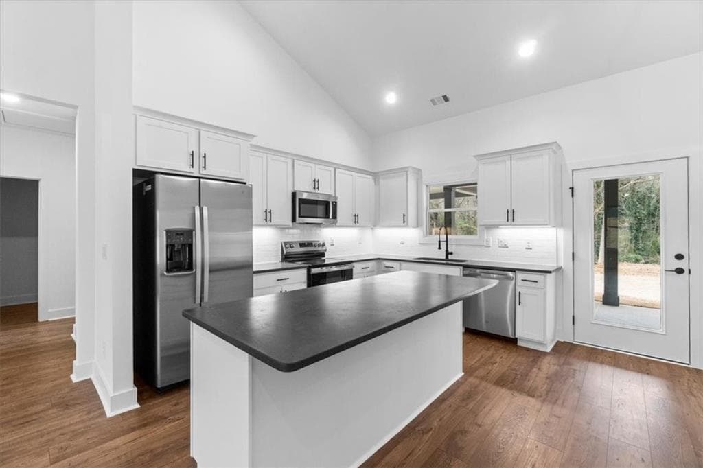 3 bedroom, 3 bathroom, 1,641 sq ft single family residence under contract at 114 Henson Drive, Monroe, GA 30655 — photo 9