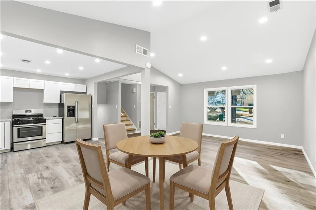 3 bedroom, 3 bathroom, 1,460 sq ft single family residence under contract at 4900 Bayside Court, Stone Mountain, GA 30088 — photo 3