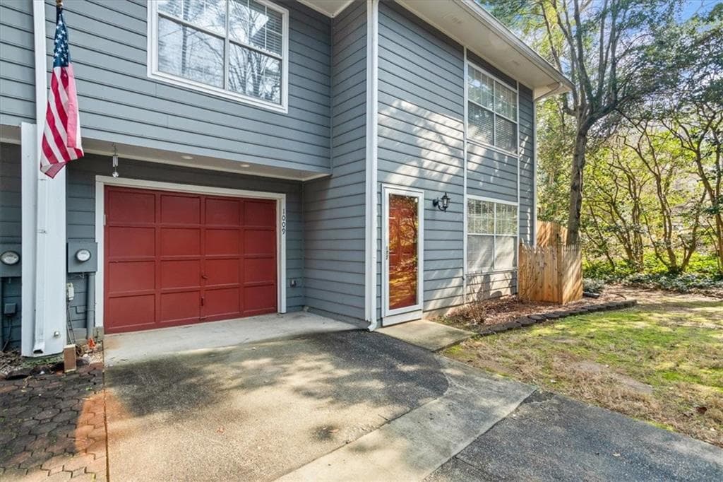 3 bedroom, 3 bathroom, 1,536 sq ft townhouse for rent at 1009 Knights Bridge Court, Norcross, GA 30093 for $2,000 a month — photo 2