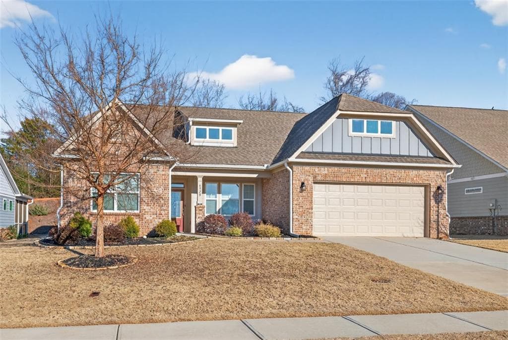 3 bedroom, 2 bathroom, 2,264 sq ft single family residence for sale at 6928 Manchester Drive, Flowery Branch, GA 30542 — photo 2