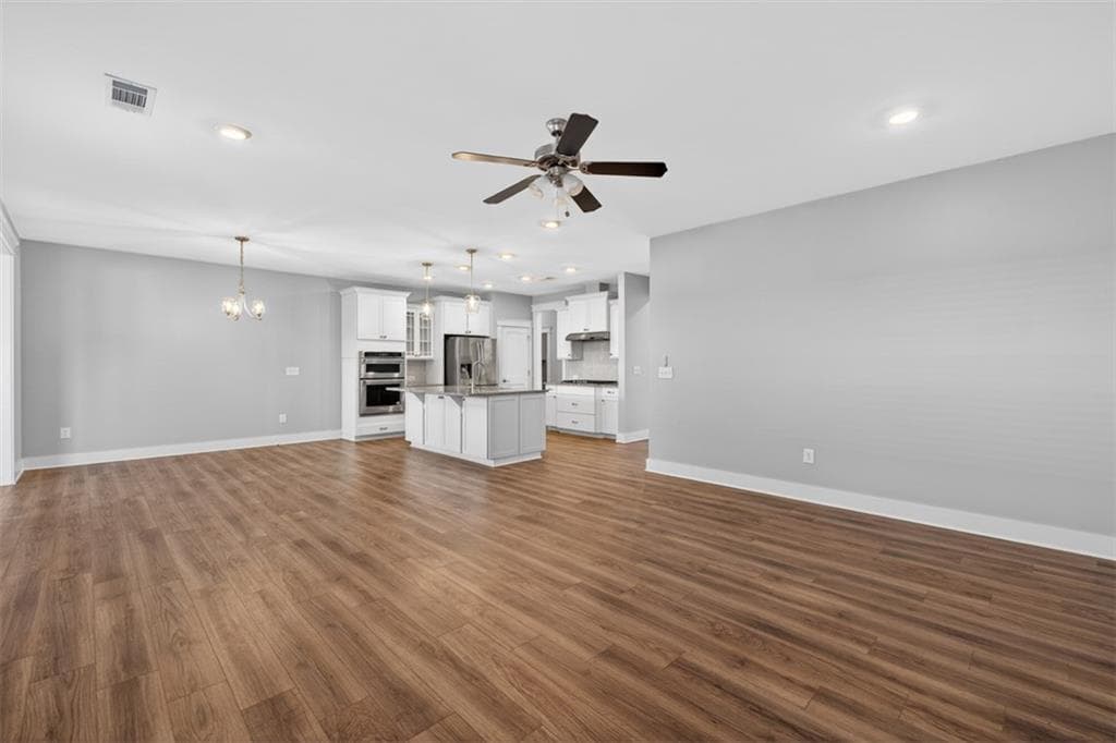 3 bedroom, 2 bathroom, 2,264 sq ft single family residence for sale at 6928 Manchester Drive, Flowery Branch, GA 30542 — photo 7
