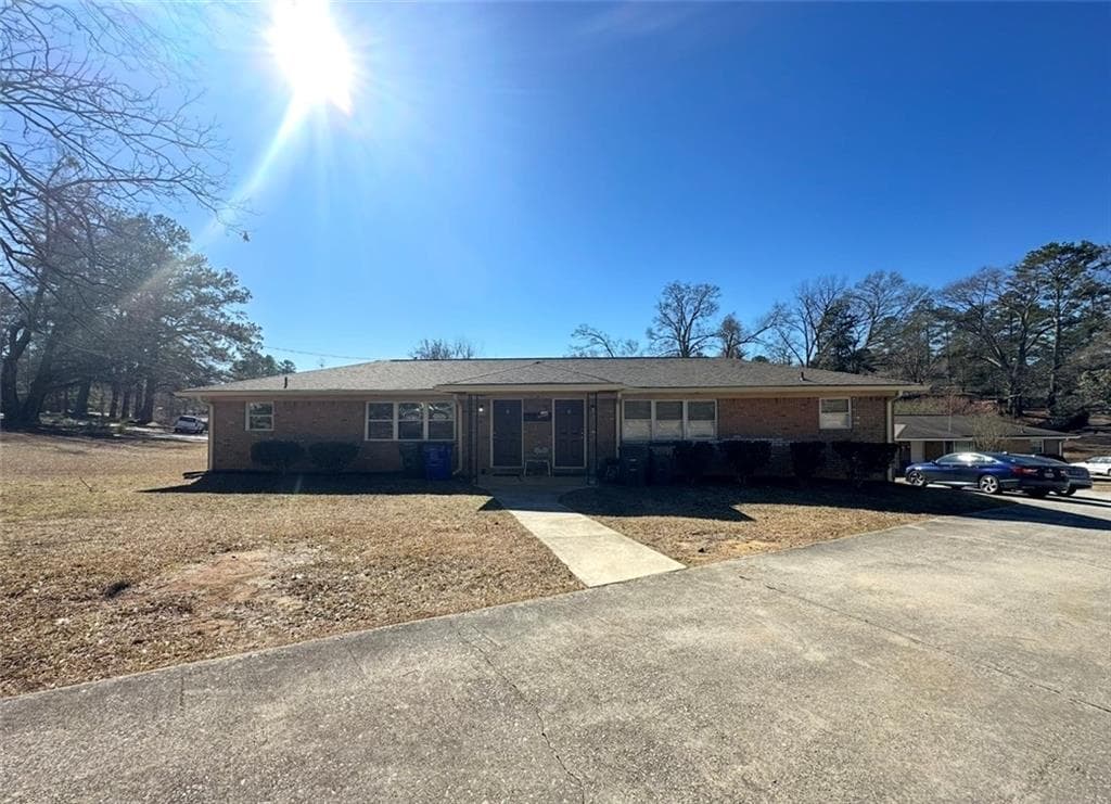 duplex under contract at 4421 Lynn Drive, Powder Springs, GA 30127