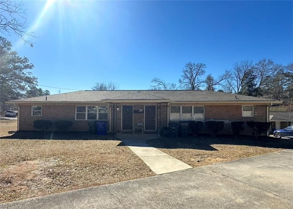 duplex under contract at 4421 Lynn Drive, Powder Springs, GA 30127 — photo 2