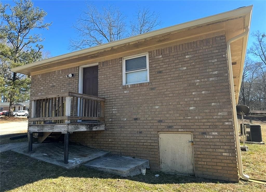 duplex under contract at 4421 Lynn Drive, Powder Springs, GA 30127 — photo 5