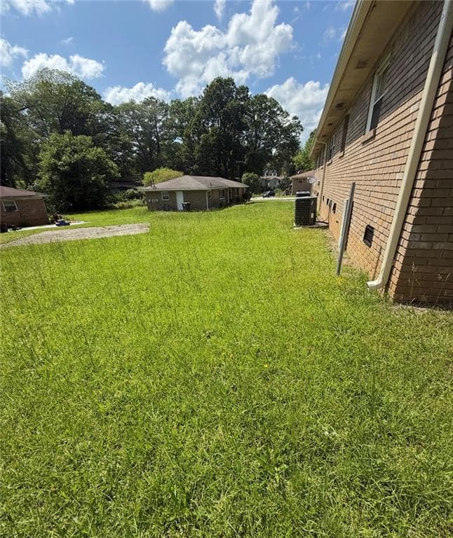 duplex under contract at 4421 Lynn Drive, Powder Springs, GA 30127 — photo 8