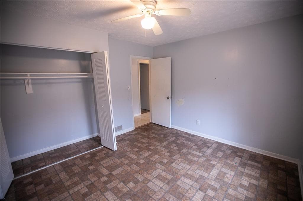 3 bedroom, 2 bathroom, 1,334 sq ft single family residence for sale at 4903 Martins Crossing Road, Stone Mountain, GA 30088 — photo 3