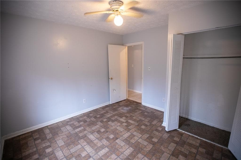 3 bedroom, 2 bathroom, 1,334 sq ft single family residence for sale at 4903 Martins Crossing Road, Stone Mountain, GA 30088 — photo 4