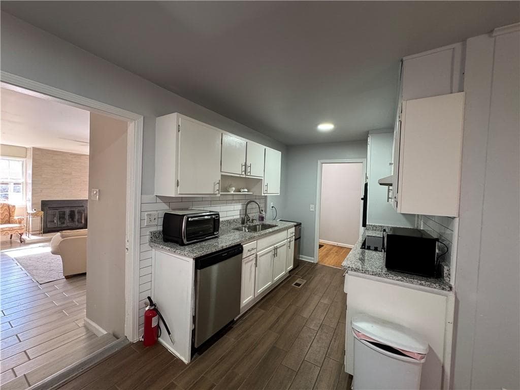 3 bedroom, 2 bathroom, 1,828 sq ft single family residence for rent at 3080 Forrest Park Road, Atlanta, GA 30354 for $1,950 a month — photo 9