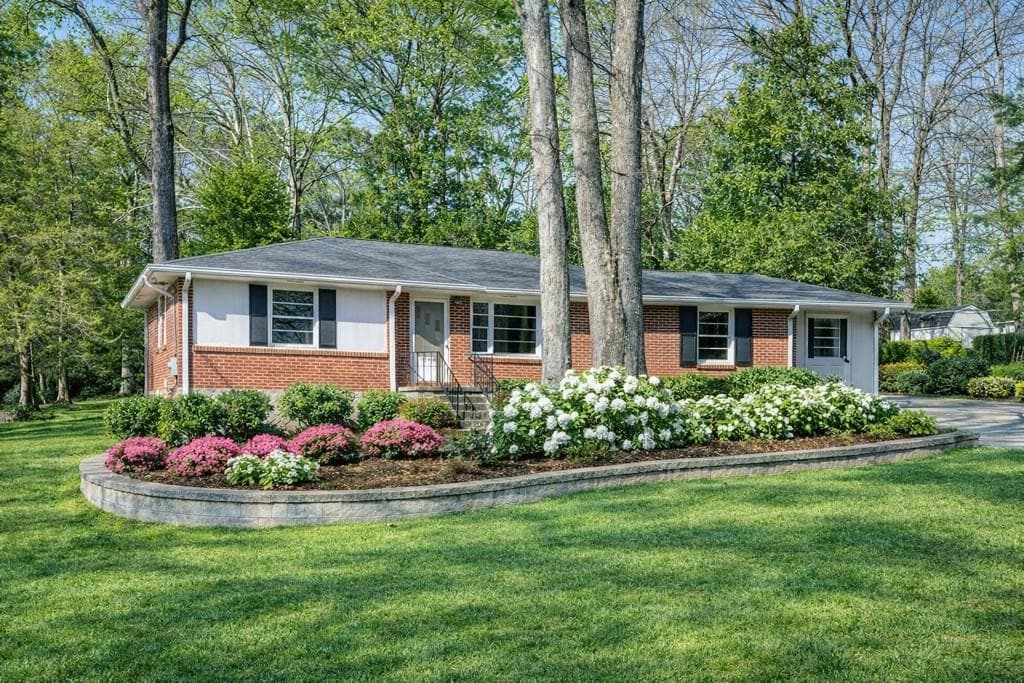3 bedroom, 2 bathroom, 1,590 sq ft single family residence sold at 1178 Balsam Drive, Decatur, GA 30033