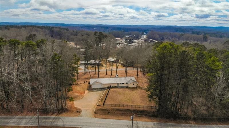 2 bedroom, 2 bathroom, 2,072 sq ft single family residence under contract at 277 Oak Street, Hiram, GA 30141