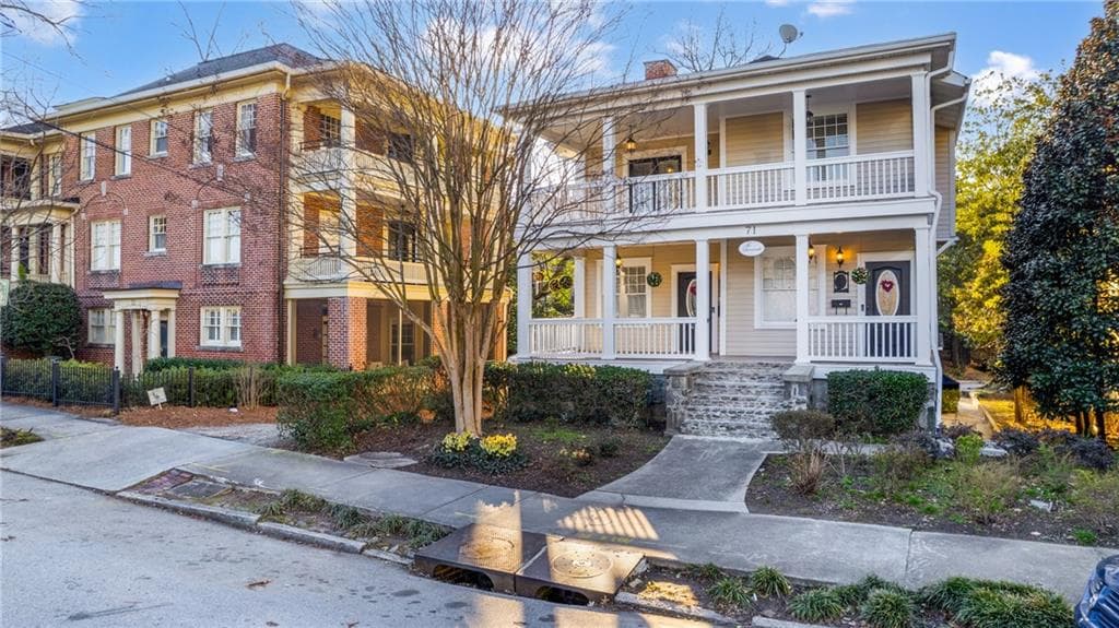 2 bedroom, 1 bathroom, 800 sq ft single family residence for rent at 71 17th Street, Atlanta, GA 30309 for $2,800 a month — photo 2