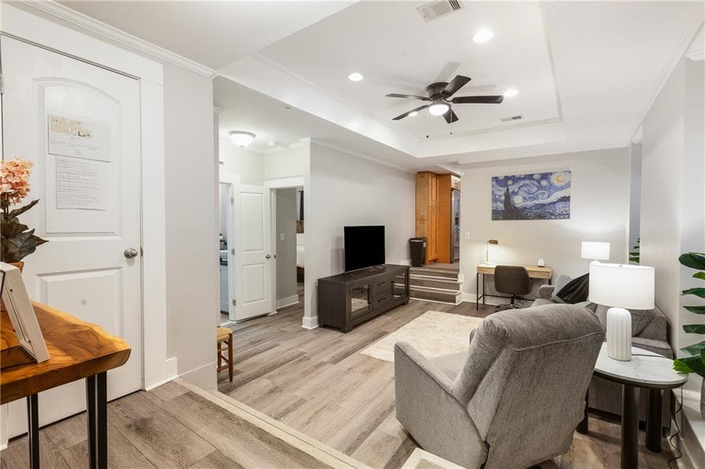 2 bedroom, 1 bathroom, 800 sq ft single family residence for rent at 71 17th Street, Atlanta, GA 30309 for $2,800 a month — photo 5