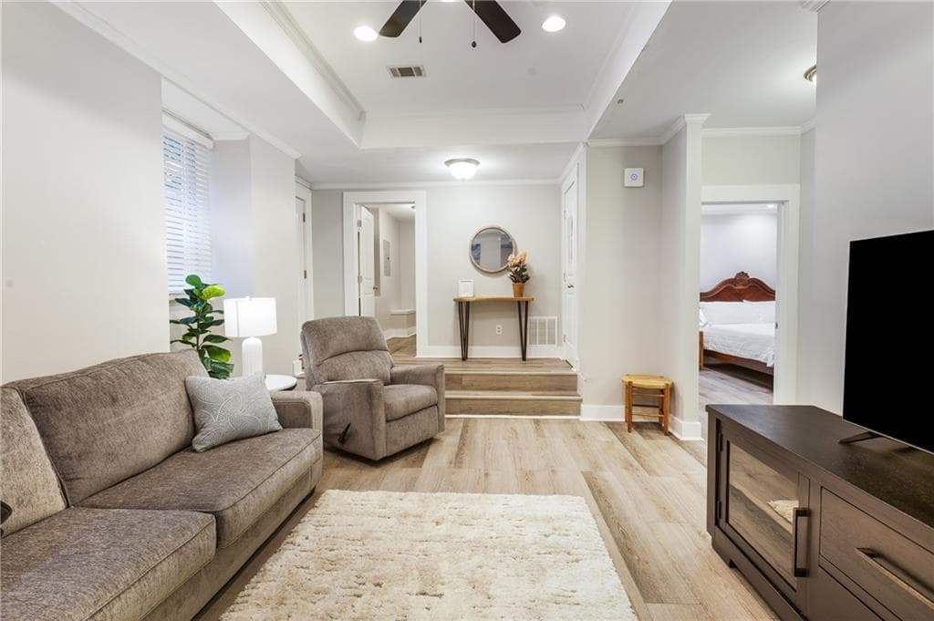 2 bedroom, 1 bathroom, 800 sq ft single family residence for rent at 71 17th Street, Atlanta, GA 30309 for $2,800 a month — photo 8