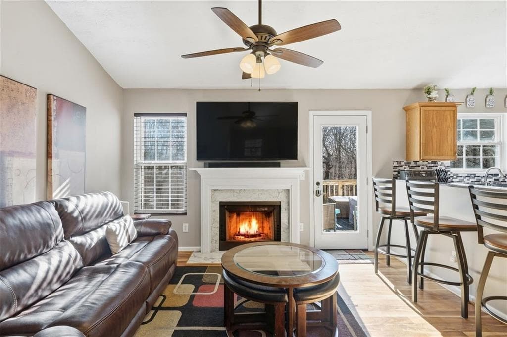 4 bedroom, 3 bathroom, 1,679 sq ft single family residence for sale at 8675 Bayhill Drive, Gainesville, GA 30506 — photo 4