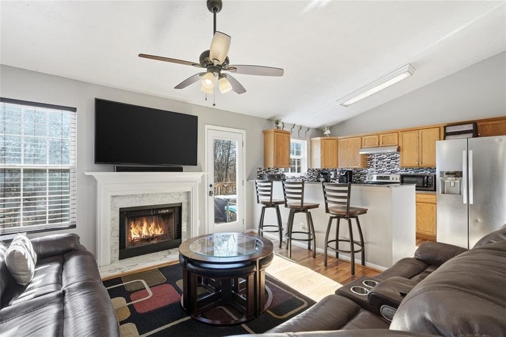 4 bedroom, 3 bathroom, 1,679 sq ft single family residence for sale at 8675 Bayhill Drive, Gainesville, GA 30506 — photo 5