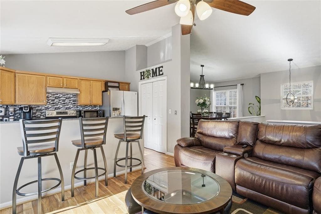 4 bedroom, 3 bathroom, 1,679 sq ft single family residence for sale at 8675 Bayhill Drive, Gainesville, GA 30506 — photo 7