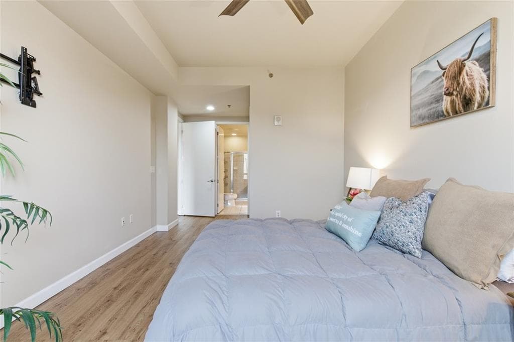 2 bedroom, 2 bathroom, 1,111 sq ft condominium for sale at 711 Cosmopolitan Drive 517, Atlanta, GA 30324 — photo 10