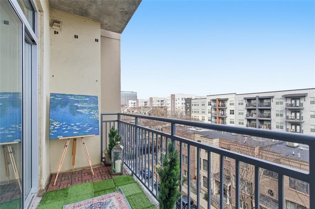 2 bedroom, 2 bathroom, 1,111 sq ft condominium for sale at 711 Cosmopolitan Drive 517, Atlanta, GA 30324 — photo 6