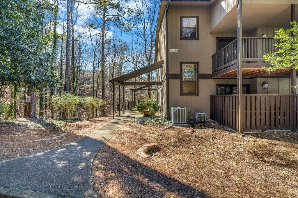901 River Run Drive, Sandy Springs, GA 30350 — most recent listing photo