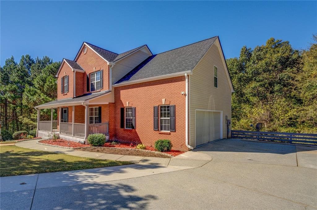 4 bedroom, 4 bathroom, 3,224 sq ft single family residence for sale at 2436 Green Hollow Court, Conyers, GA 30012 — photo 2