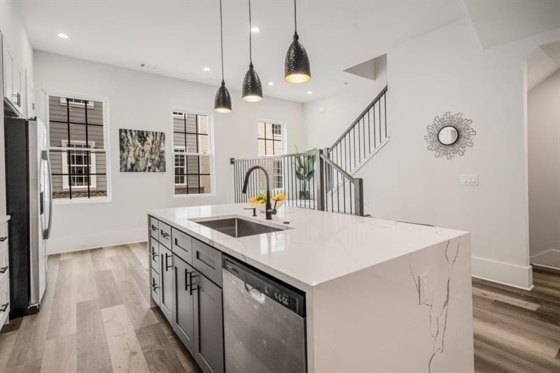 4 bedroom, 4 bathroom, 2,200 sq ft townhouse for sale at 3165 Dogwood Drive 104, Hapeville, GA 30354 — photo 4