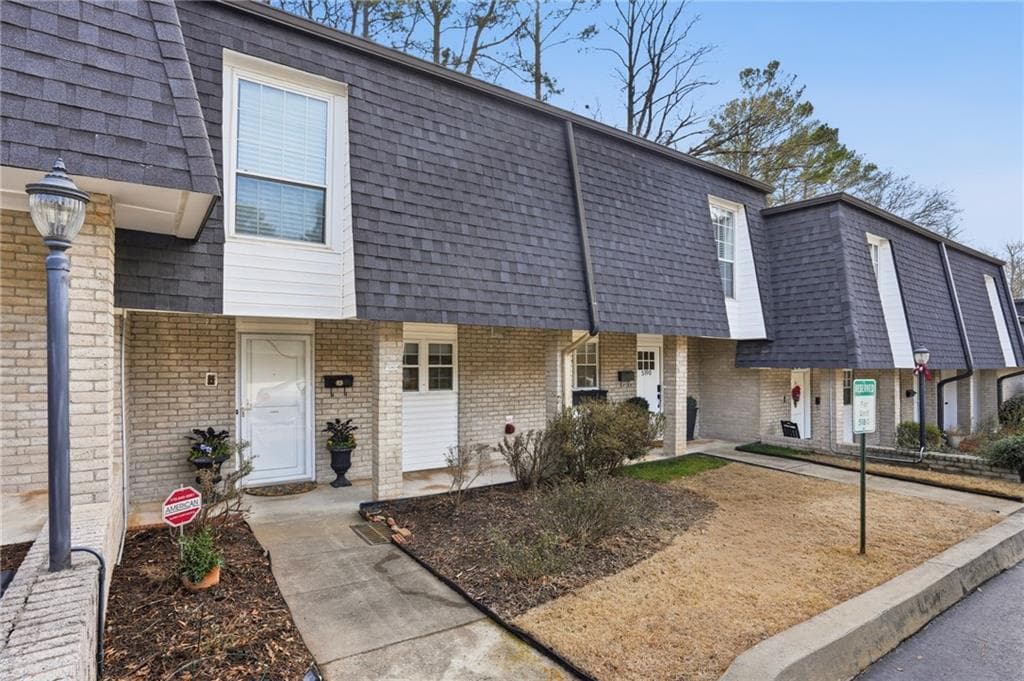 5180 Chemin De Vie, Atlanta, GA 30342 — most recent listing photo