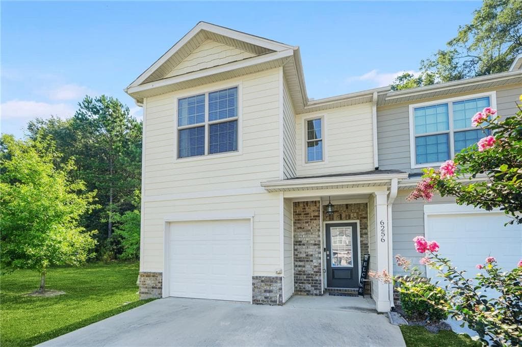 2 bedroom, 3 bathroom, 1,404 sq ft townhouse for sale at 6256 TRICKLE Bend, Atlanta, GA 30349 — photo 3