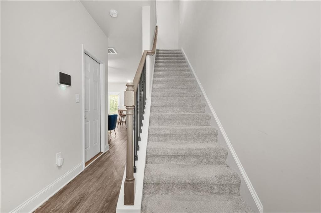 2 bedroom, 3 bathroom, 1,404 sq ft townhouse for sale at 6256 TRICKLE Bend, Atlanta, GA 30349 — photo 5