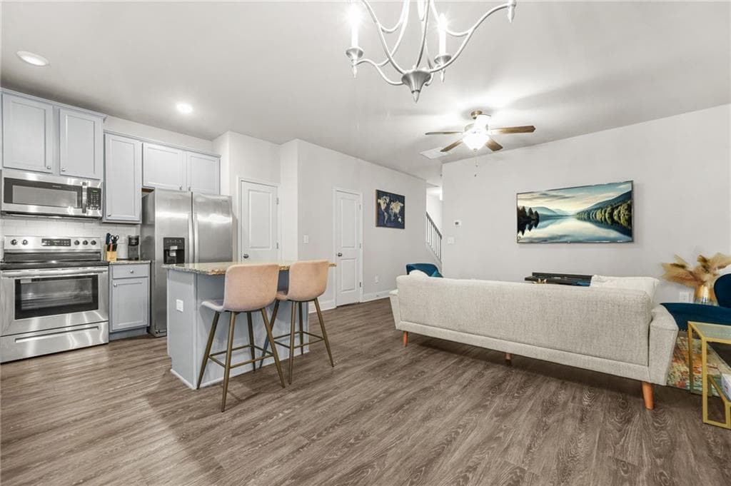 2 bedroom, 3 bathroom, 1,404 sq ft townhouse for sale at 6256 TRICKLE Bend, Atlanta, GA 30349 — photo 10