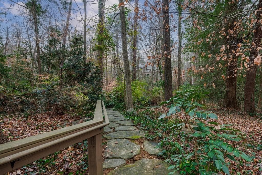 4 bedroom, 4 bathroom single family residence under contract at 3990 Randall Mill Road, Atlanta, GA 30327 — photo 10