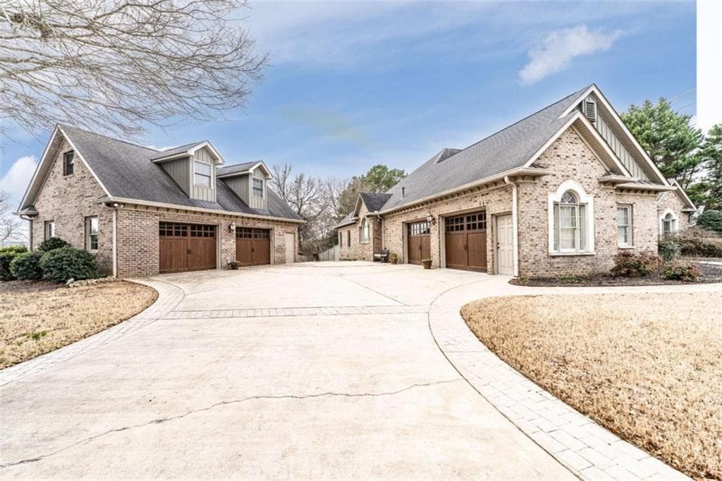 4 bedroom, 3 bathroom, 3,288 sq ft single family residence for sale at 4 Bridgeview Drive, Rome, GA 30161 — photo 2