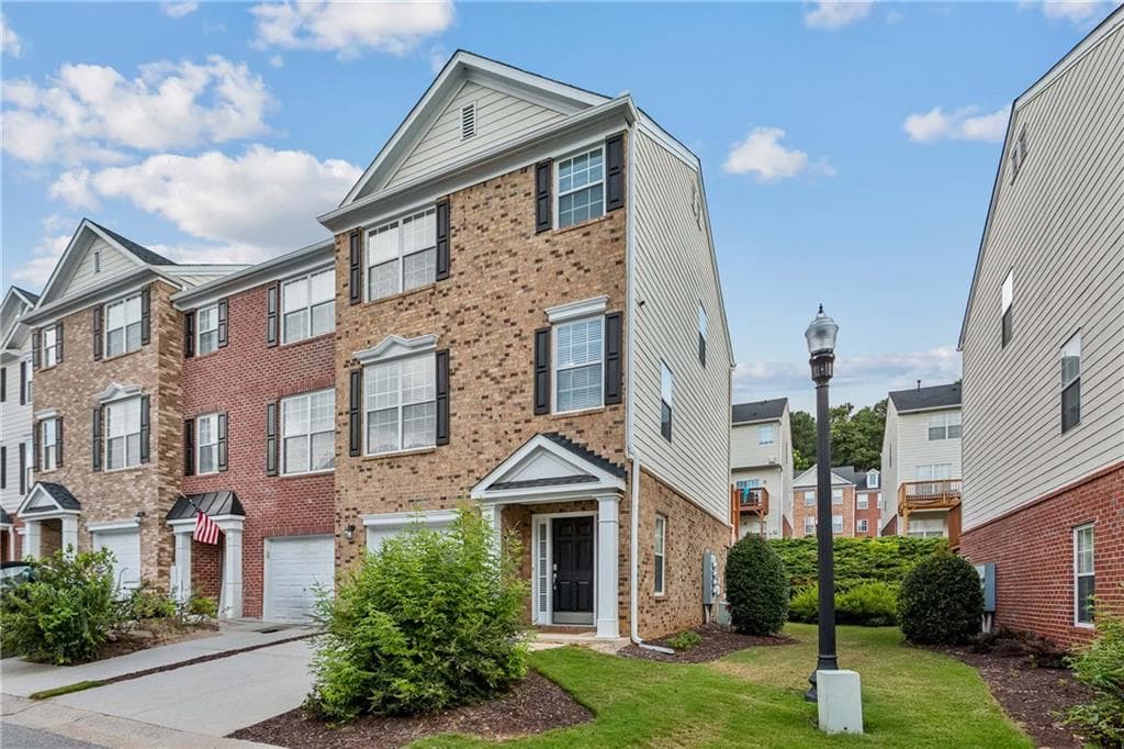 2 bedroom, 3 bathroom, 1,859 sq ft townhouse sold at 3537 Chattahoochee Summit Lane 24, Atlanta, GA 30339