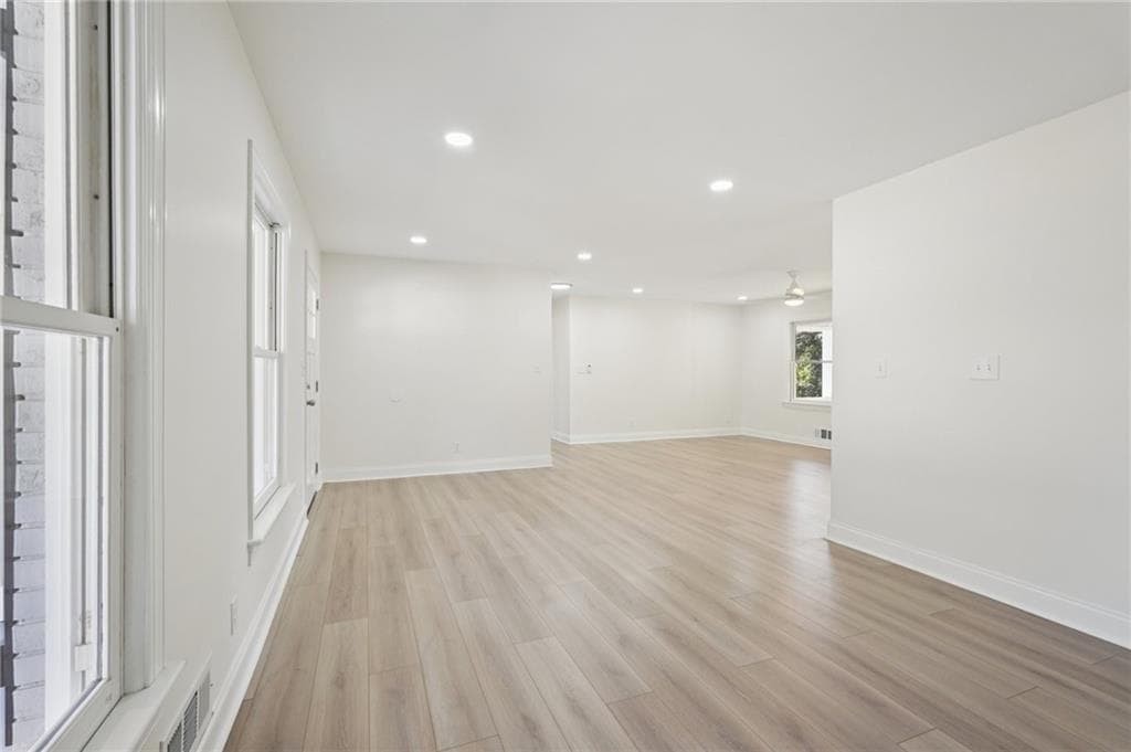 3 bedroom, 2 bathroom, 1,695 sq ft single family residence for sale at 507 Castleaire Drive, Stone Mountain, GA 30087 — photo 9