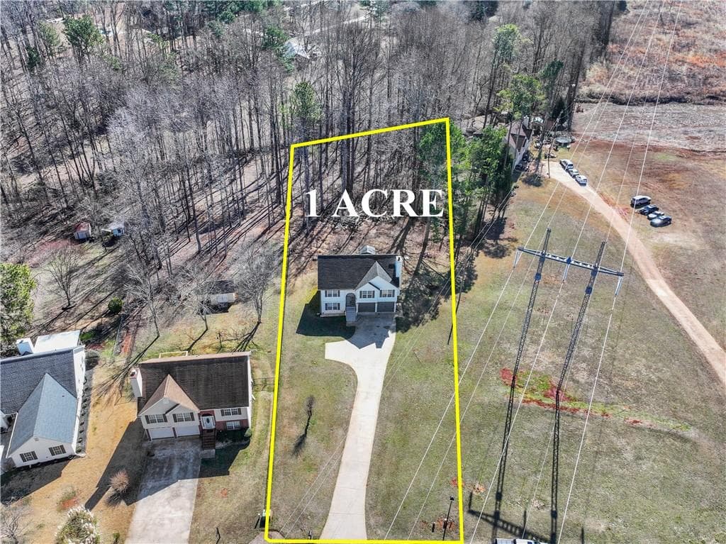 3 bedroom, 3 bathroom, 1,886 sq ft single family residence for sale at 7235 Ironwood Drive, Gainesville, GA 30507 — photo 4