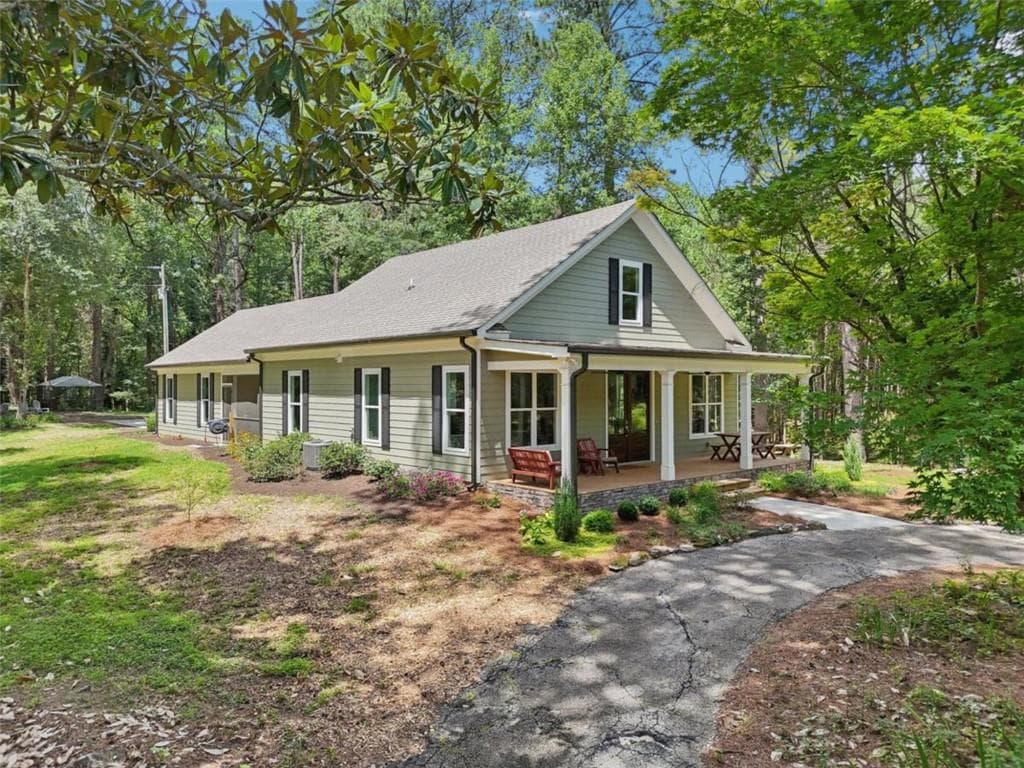 2 bedroom, 2 bathroom, 1,258 sq ft single family residence under contract at 250 Stagecoach Road, Oxford, GA 30054 — photo 3