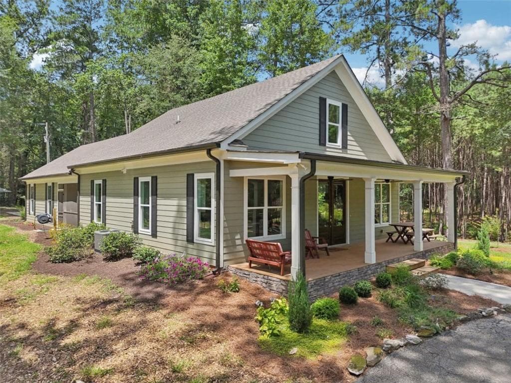 2 bedroom, 2 bathroom, 1,258 sq ft single family residence under contract at 250 Stagecoach Road, Oxford, GA 30054 — photo 4