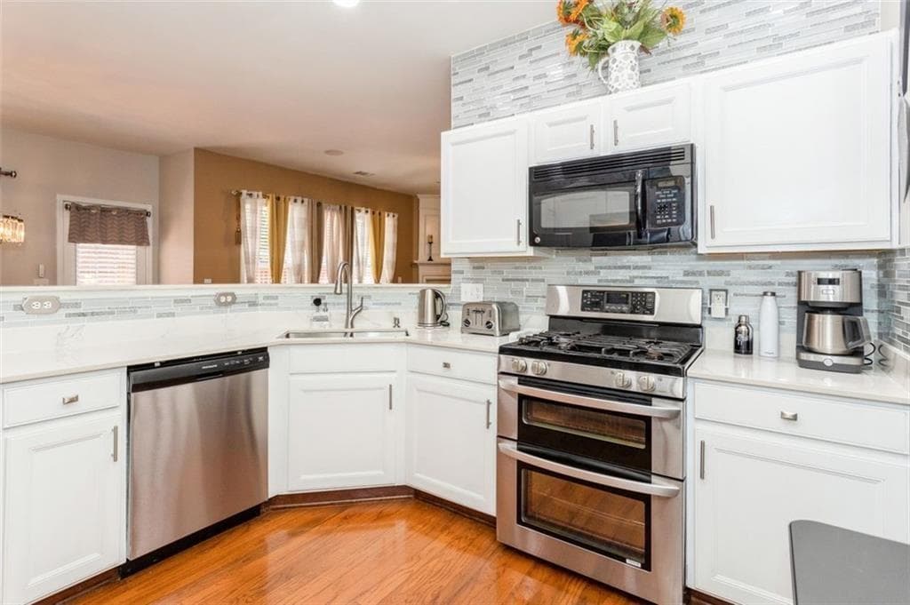 3 bedroom, 3 bathroom, 1,602 sq ft single family residence for sale at 3154 Welmingham Drive, Atlanta, GA 30331 — photo 9
