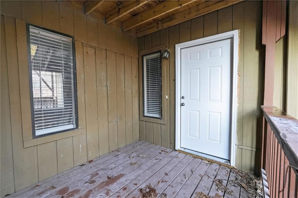 2 bedroom, 1 bathroom, 879 sq ft condominium under contract at 3109 Fairington Drive, Lithonia, GA 30038 — photo 3